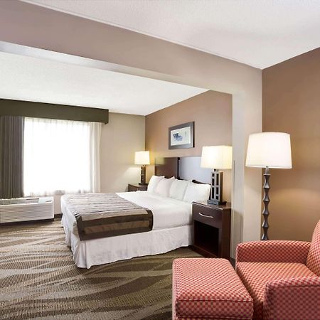Wingate By Wyndham Raleigh Durham / Airport Hotel Exterior foto